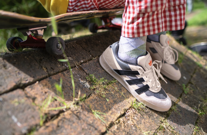 复古风格再度登场，adidas Originals携手滑板艺术家推出新鞋款
