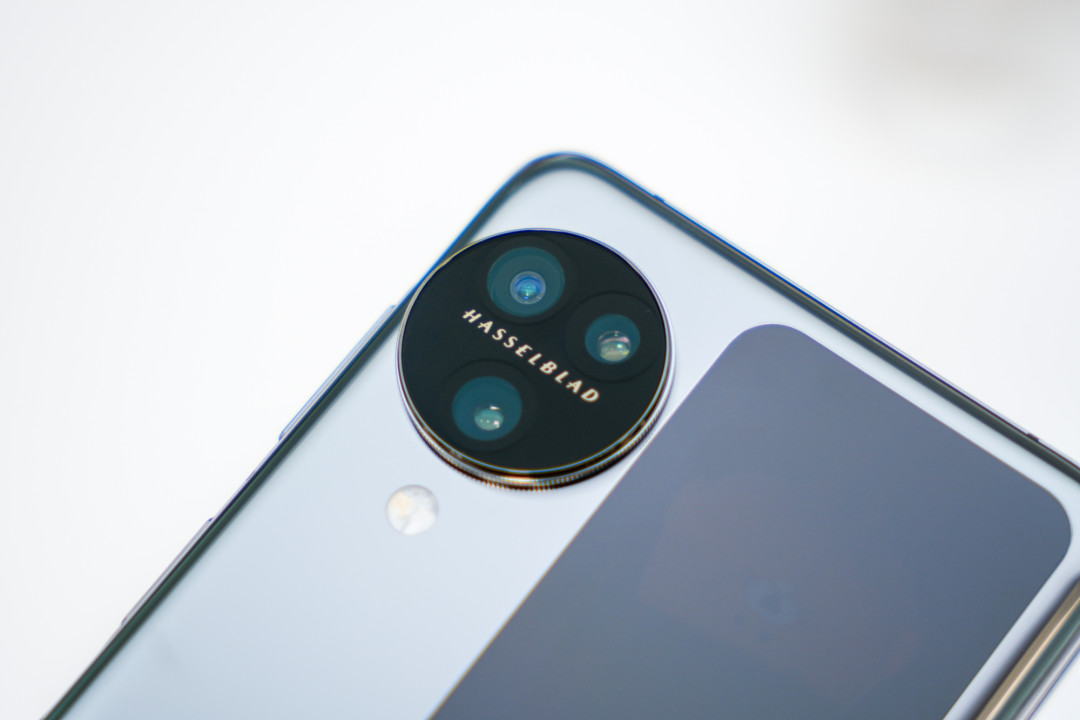 后置相机升级为三摄