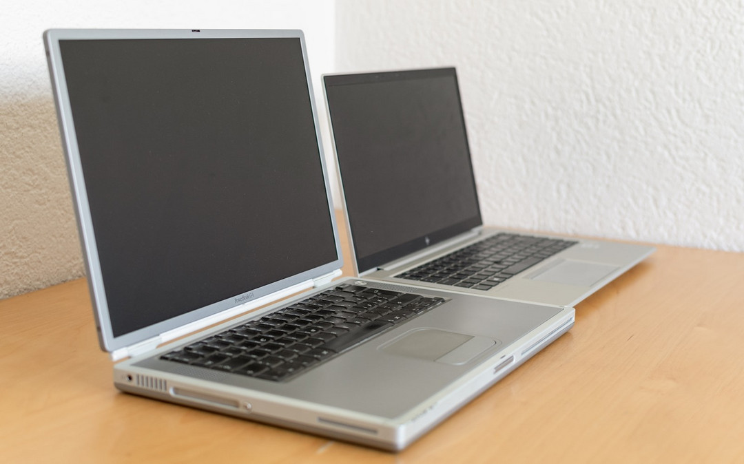 苹果在2001年发布的PowerBook G4 的钛金属版本