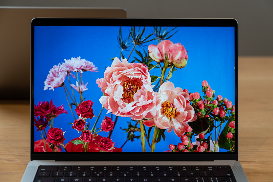 搭载M3芯片的MacBook Pro更新为Liquid视网膜 XDR 显示屏