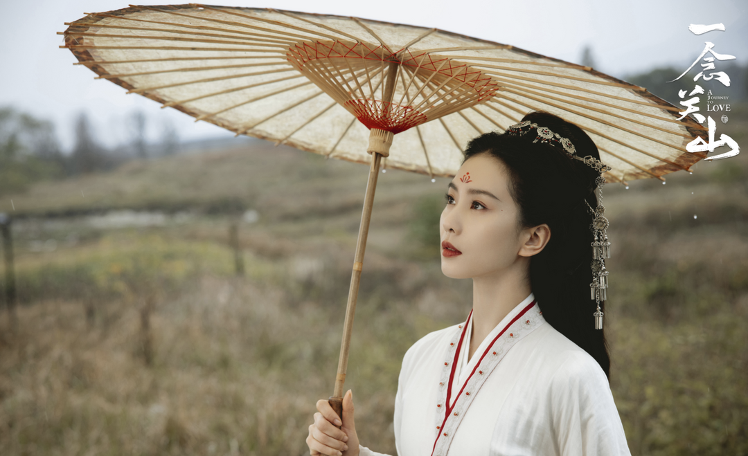 刘诗诗不愧是85花，时隔多年演技颜值依旧惊艳，穿搭更是有态度。