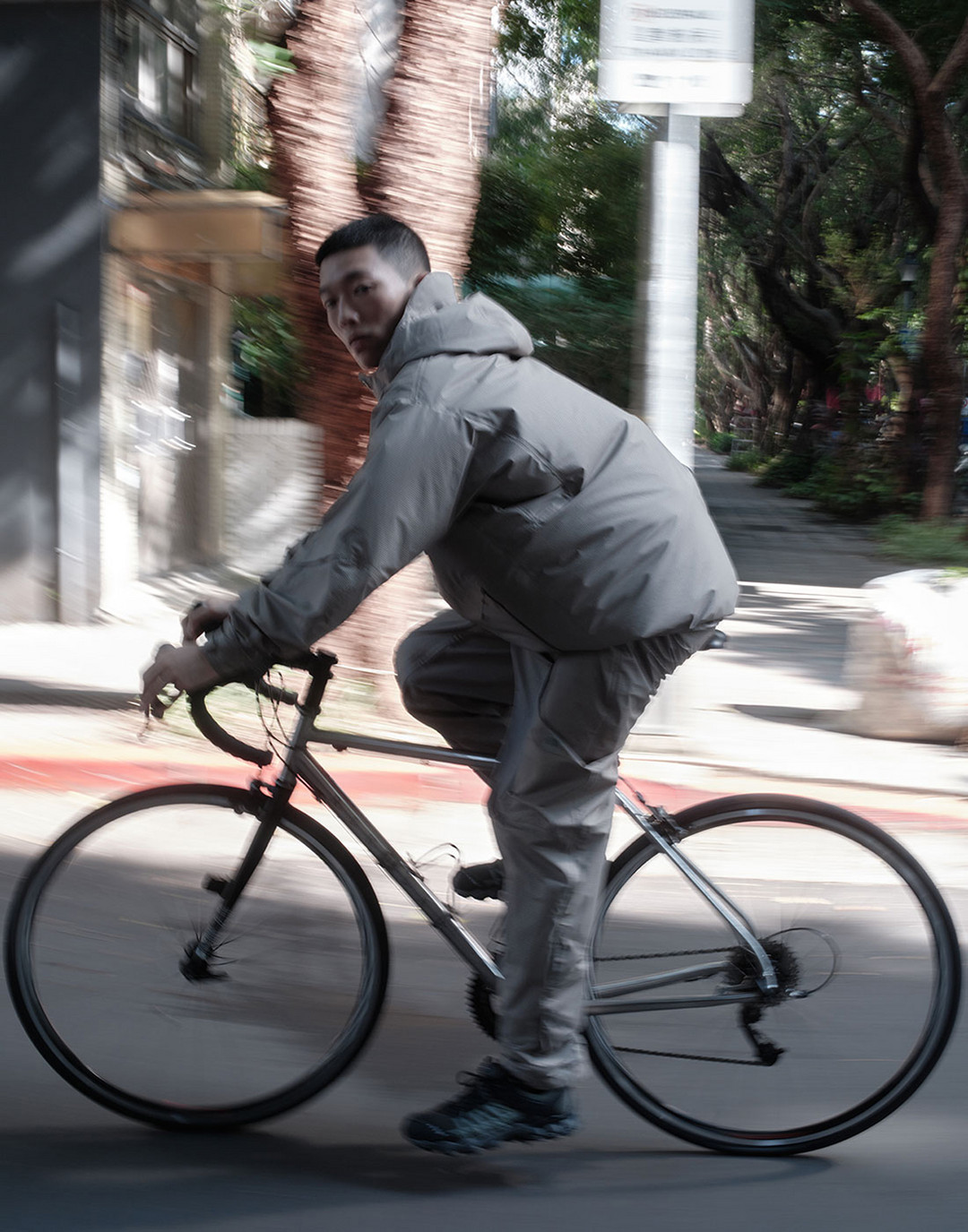 The North Face Urban Exploration 推出城市骑行系列 Enride，含可拆卸雨衣雨裤