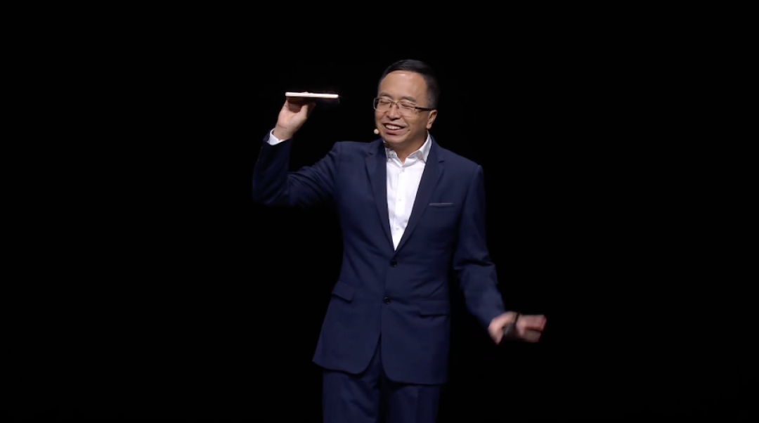 荣耀 Magic V3/Vs3 发布：9.2mm轻薄、2.5m防水、双向卫星无网导航、纯钛VC