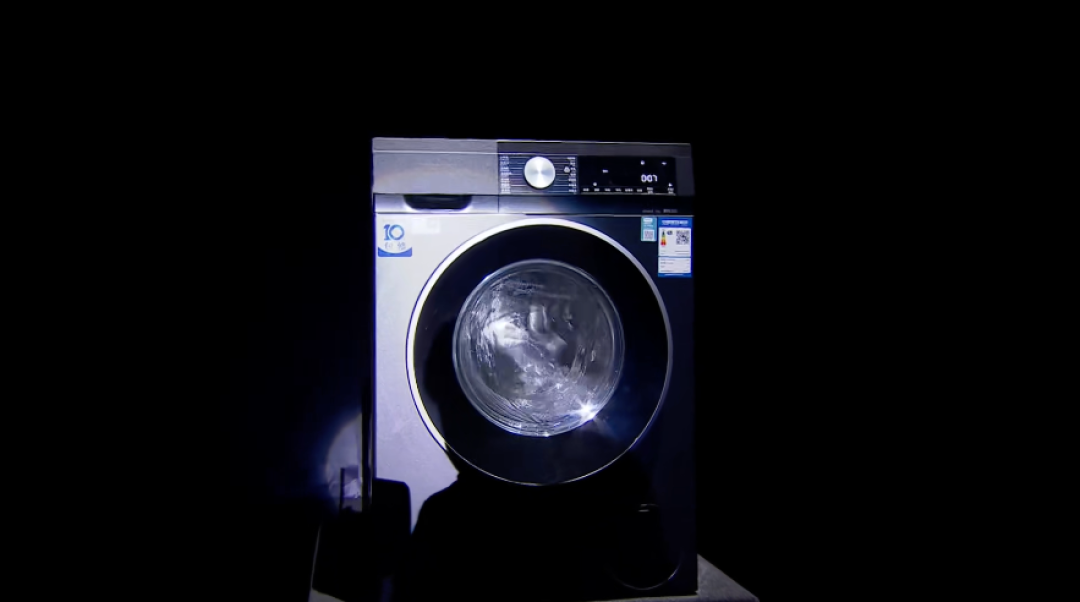 荣耀 Magic V3/Vs3 发布：9.2mm轻薄、2.5m防水、双向卫星无网导航、纯钛VC