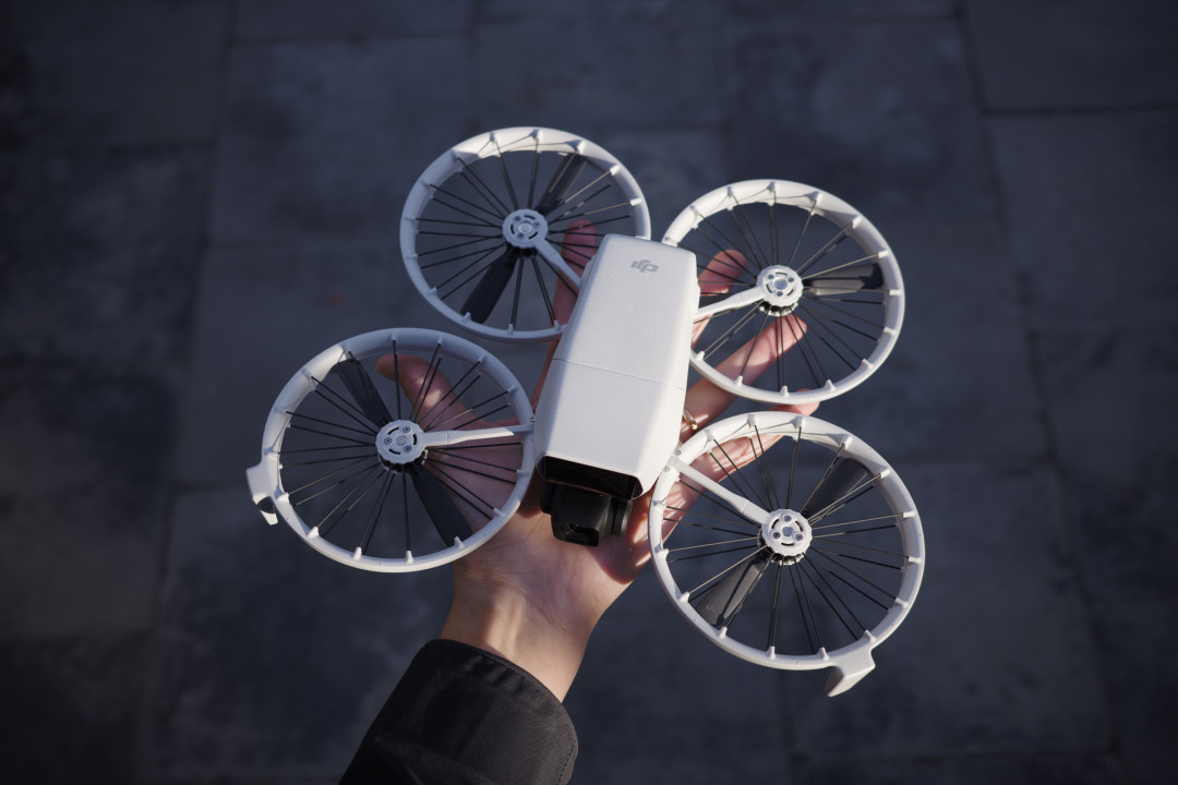 DJI Flip可以实现掌上起飞降落