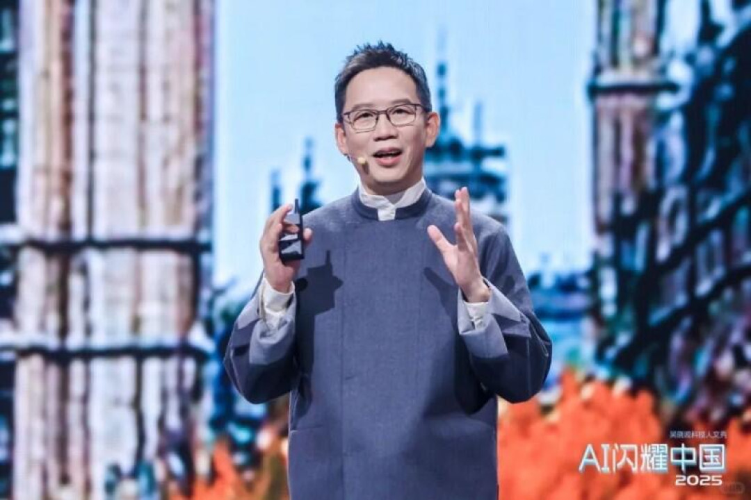 罗振宇减掉100斤松弛登台,雷军坚持新潮人设直播拆车,吴晓波放弃国外